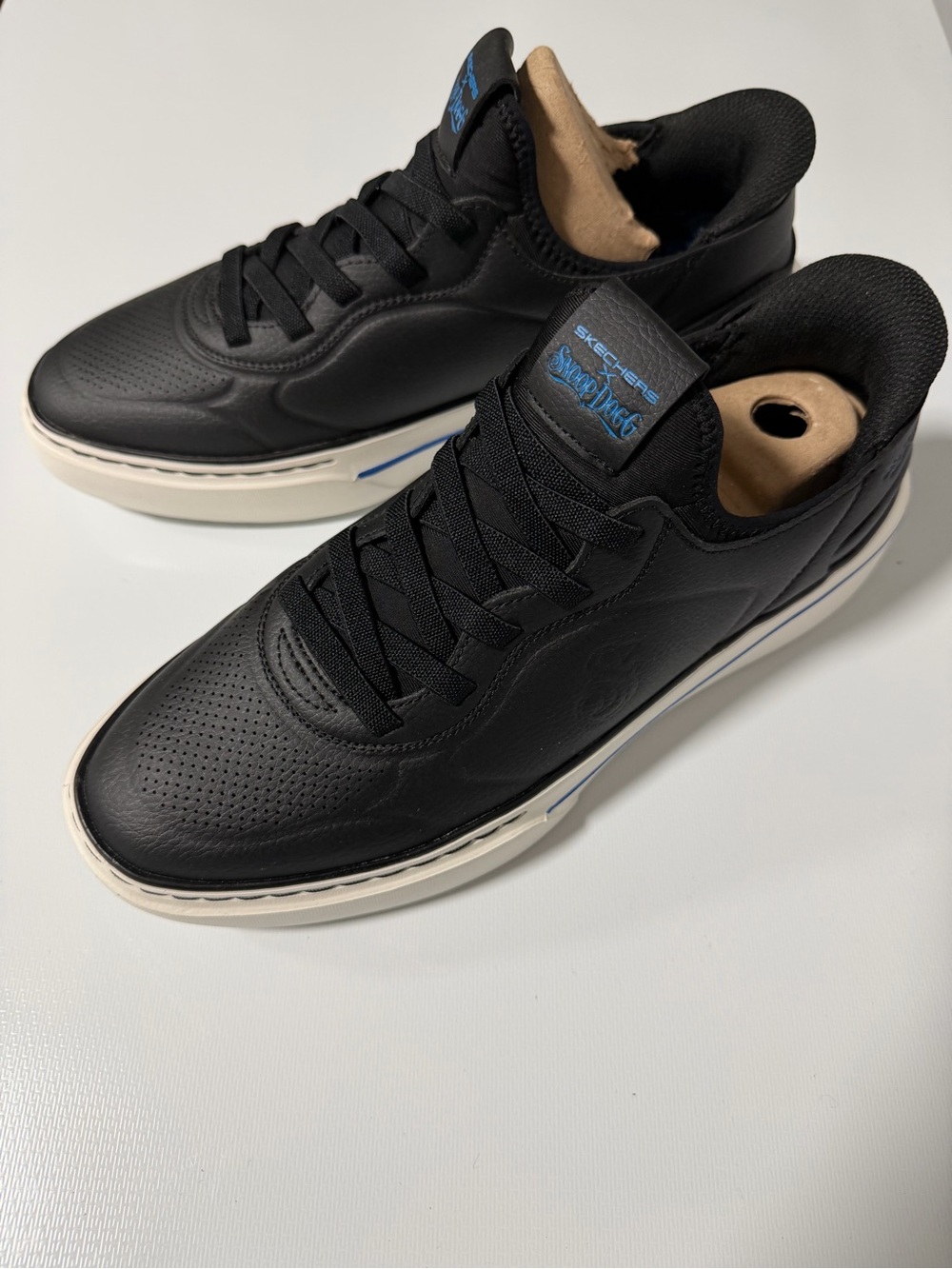 Skechers Men's Black Leather Low-Top Sneakers with Cream Sole